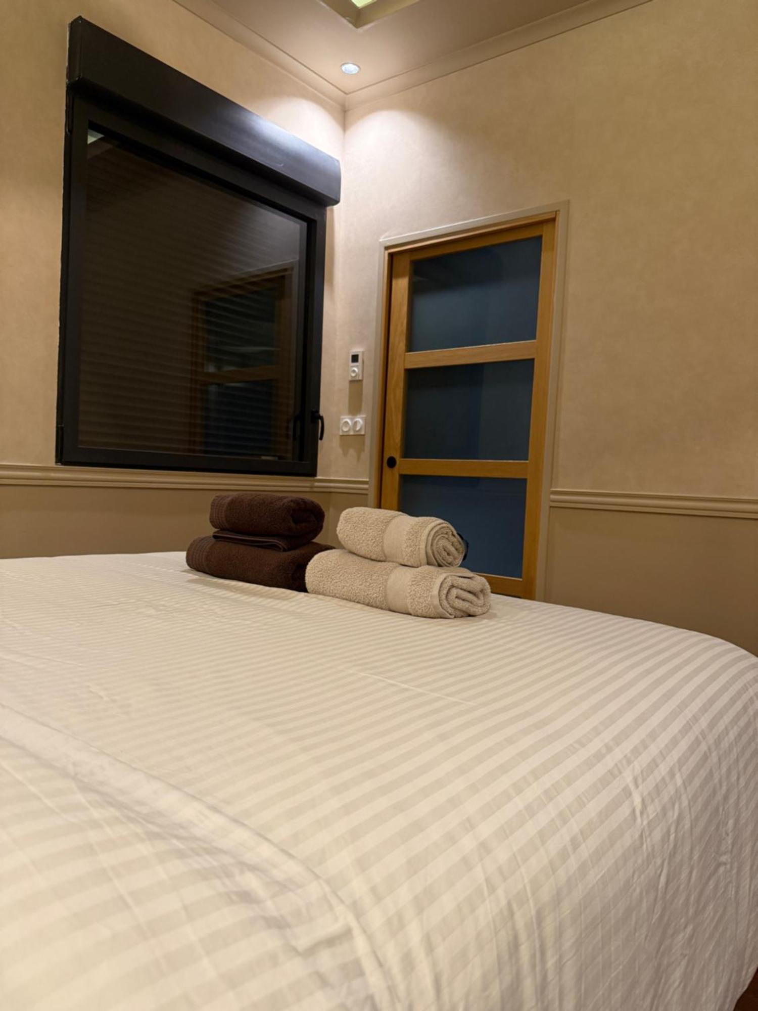 L'Emperador Apartment Реймс Екстериор снимка